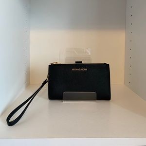 Michael Kors Saffiano Leather Double Zip Wristlet *Black*